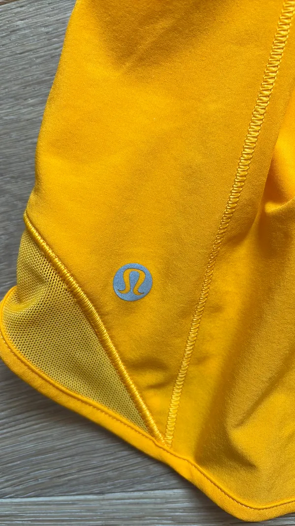 Lululemon Hotty Hot Shorts 2.5" Low-Rise - Image 3