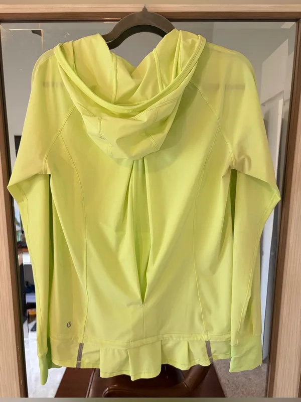 Lululemon Lightened Up Pullover bright yellow size 6 hooded Running Jacket - Image 5