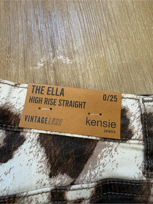 Kensie The Ella High Rise Straight Vintage Luxe Jeans - Image 4