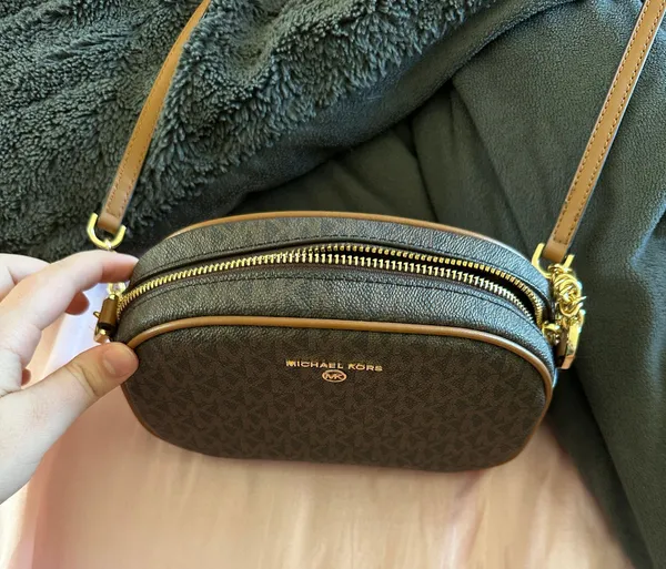Michael Kors Crossbody - Image 2