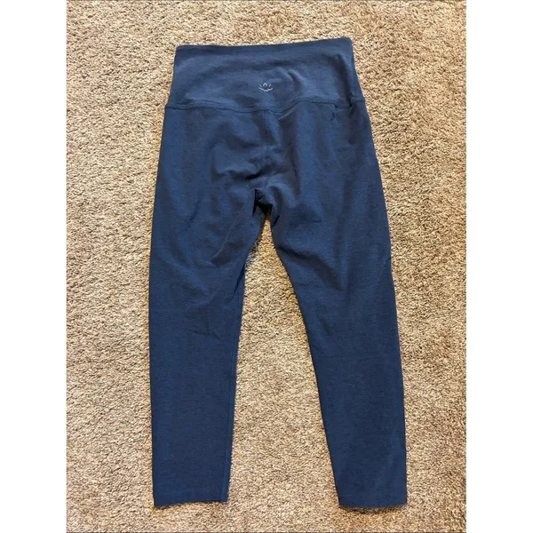 Beyond Yoga Nocturnal Navy Spacedye Walk & Talk High Waisted Capri Legging Large - Image 5