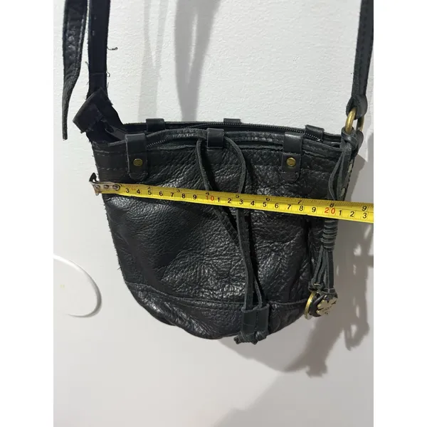 Lucky Brand Black Leather Crossbody Bag Purse Adjustable Strap‎ Charm W - Image 7