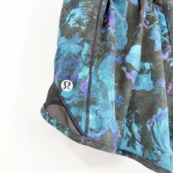 Lululemon Womens Floral Shift Blue Multi‎ Black Hotty Hot Running Shorts Size 6 - Image 6