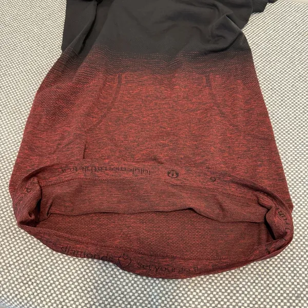 VERY RARE Lululemon Women's Run Swiftly Tech Red Black Ombre Short Sleeves Sz 9 - Image 6