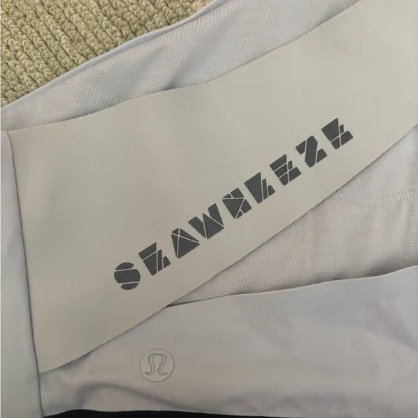 lululemon athletica One-Shoulder Sports Bra in white and black - Image 3