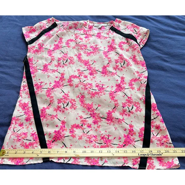 Banana Republic Pink Cherry Blossom Floral Blouse Black Trim Size M - Image 6
