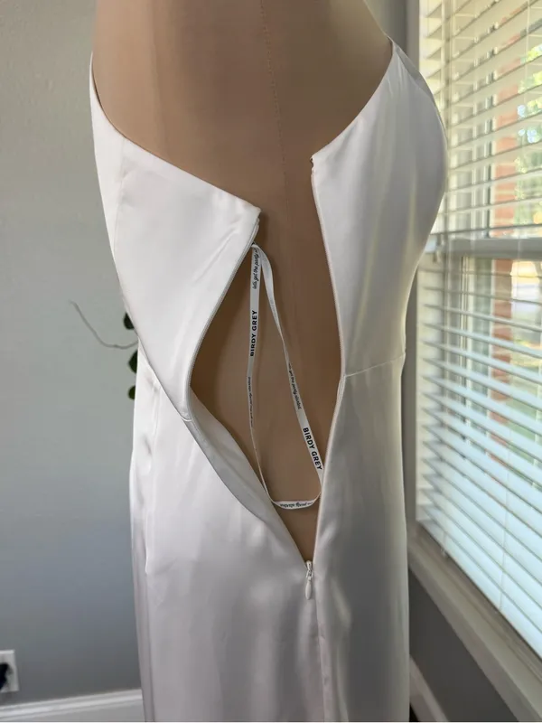 NWT Birdy Grey Christine One Sleeve Matte Satin White Gown Size Small - Image 8