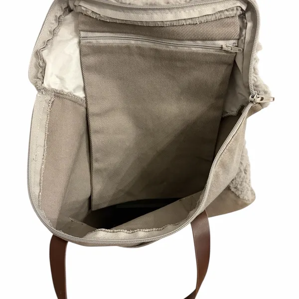 UGG Soft Fluffy Gray Sherpa Bag/Brown Handles NWOT - Image 4