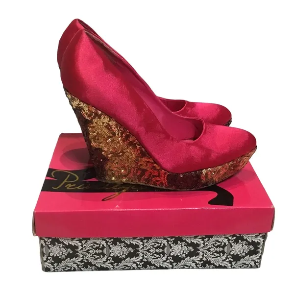 Privileged Women's Bourbon Sequin Wedge Pump Color Fuchsia - Image 2