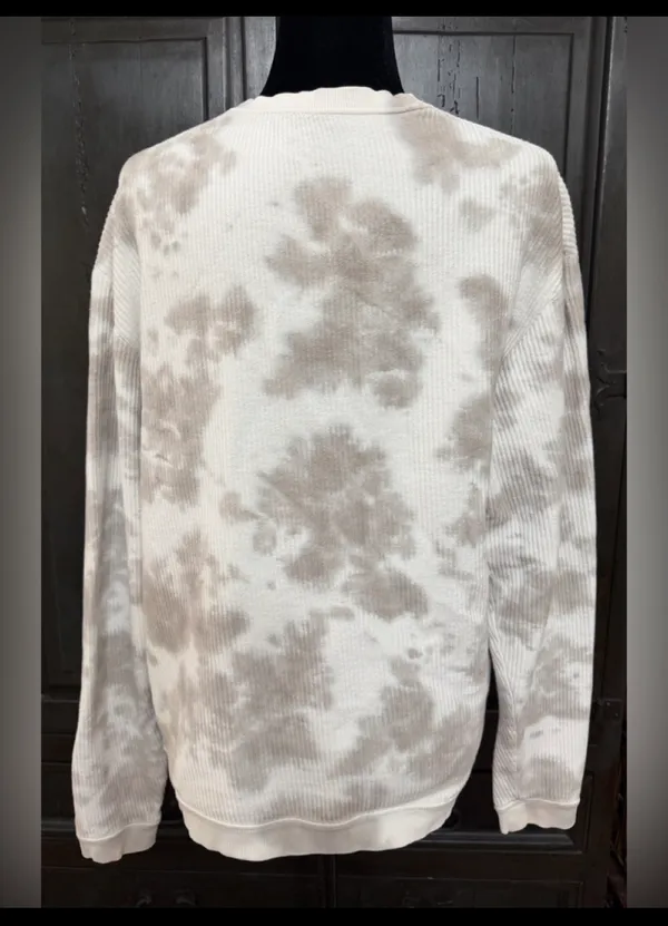 Unwind Georgia Southern Eagles Rugged Tie-dye Tan & cream Sweatshirt- Medium. ***Refer to measurements. Gently warn & great condition with minor fuzzies. Gently Used. Embroidered Georgia Southern Eagles. Measurements approximately 21” from armpit to armpit x 27” long. Non-smoking smoking home. Sold at as is condition. Don’t like my price make a reasonable offer. - Image 2