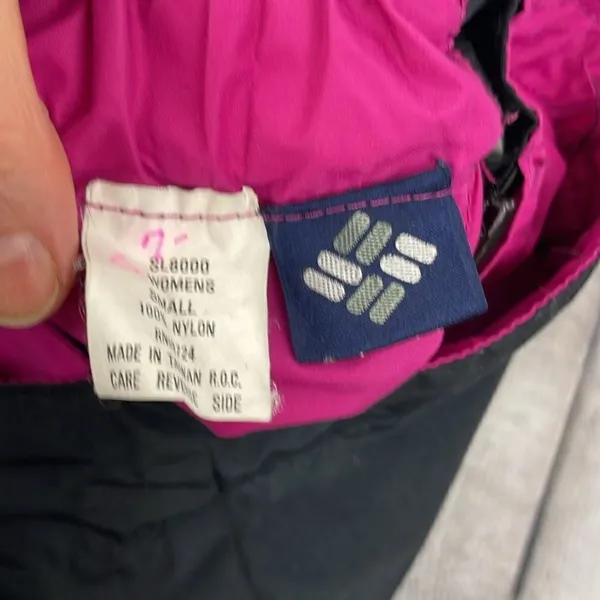 Columbia Snowboarding Pants Women’s size Small Black and Pink - Image 10
