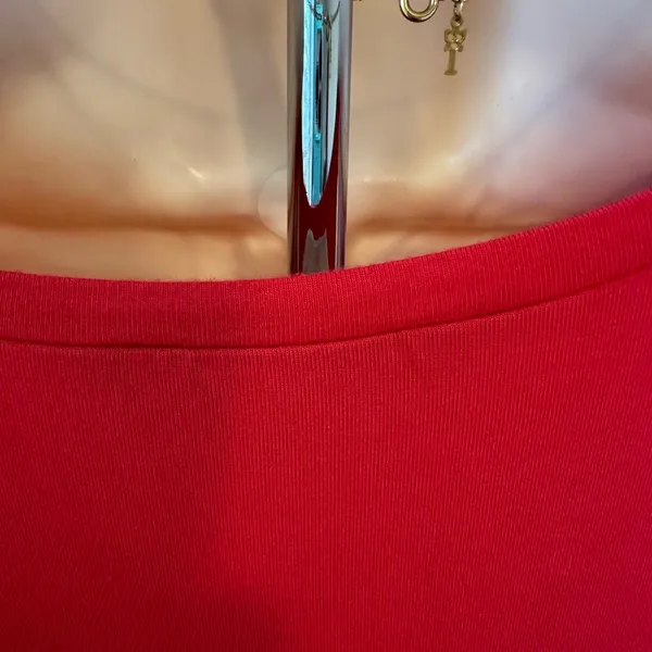 Beautiful Gold Necklace with a Ruby Colored Stone - Image 3