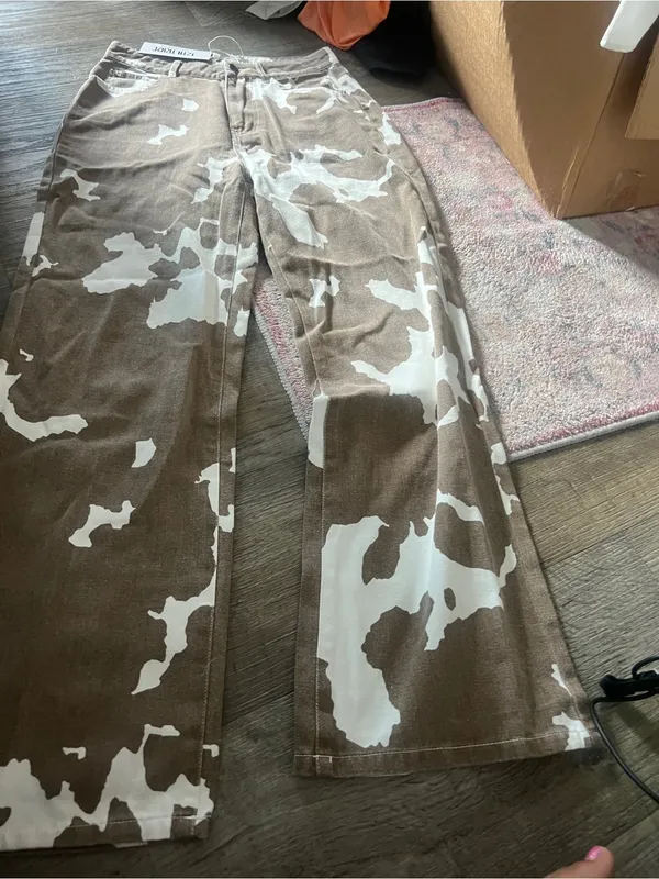 NWT 12th Tribe cow print jeans size small - Image 16