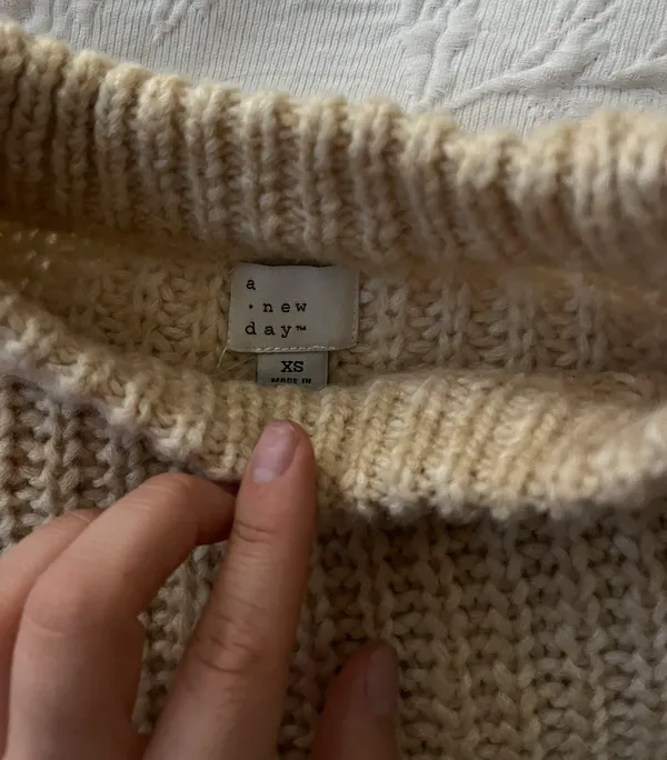 Sweater - Image 4