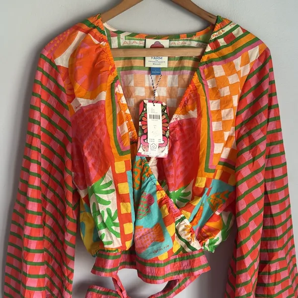 NEW Farm Rio x Anthropologie Bell-Sleeve Wrap Top Large - Image 6