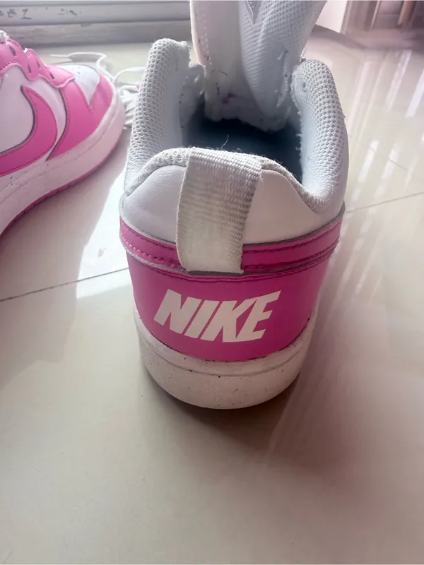 Nike Kids White and Pink Low-Top Sneakers - Image 4