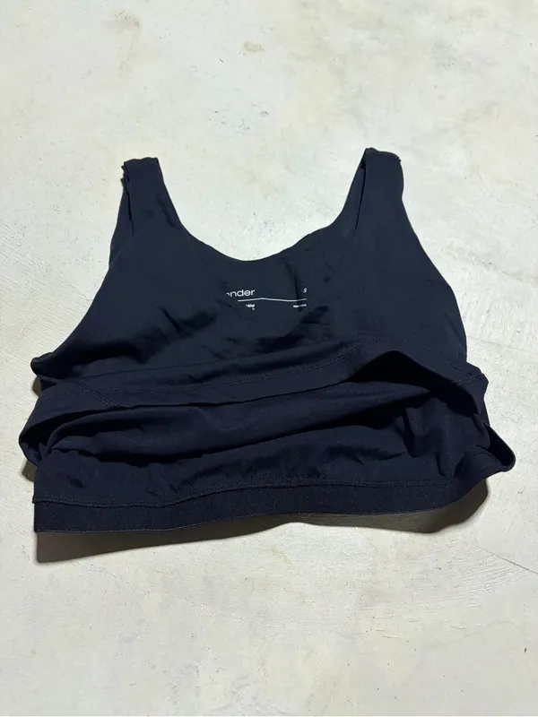 We wander Black Women's sports bra tank top small - Image 3