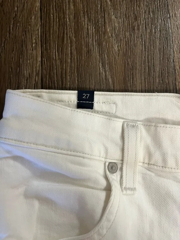 White - Image 3