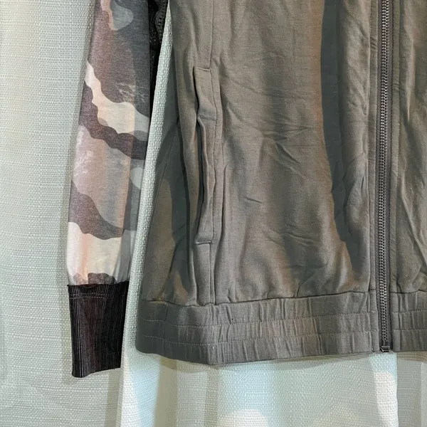 Mystree Camouflage and Mesh Panel Zip-Up Hoodie - Image 2