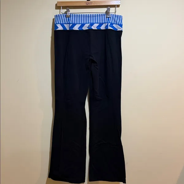 Women’s Lululemon Blue Print Yoga Flare Leggings - Image 2