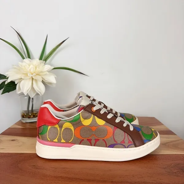 NWT Coach Clip Low Top Sneaker In Rainbow Signature Canvas size‎ US5/EU 35.5 - Image 6