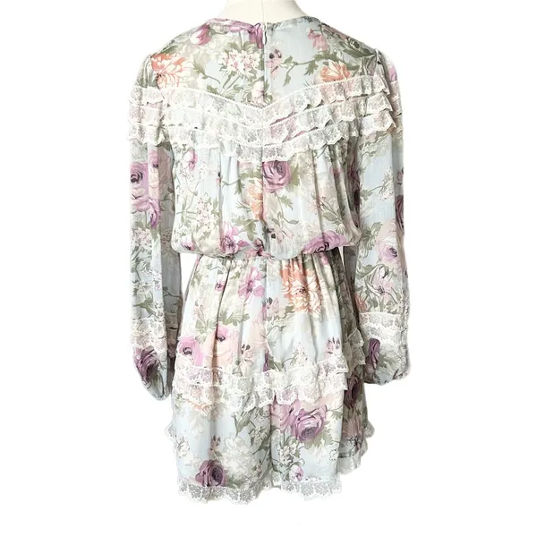 NEW Elliatt Karishma Light Blue Floral Lace Trim Chiffon Romper Size Medium - Image 3