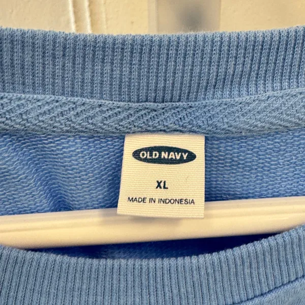 Old Navy Women's XL Blue Take Me Somewhere Warm Graphic‎ Cropped Sweatshirt Tee - Image 6