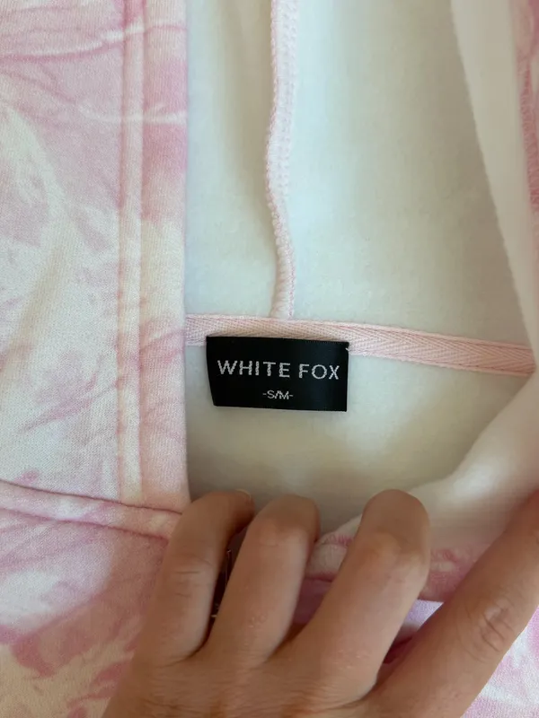 White Fox Boutique Pink Camo Cropped Hoodie - Image 3