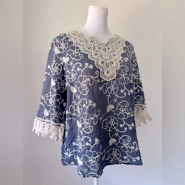 Lauren Michelle Blue & Cream Embroidered 3/4 Sleeve Blouse - Image 5