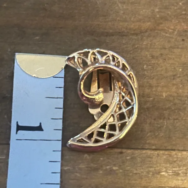 Vintage swirly filigree crescent clip on earrings - Image 3