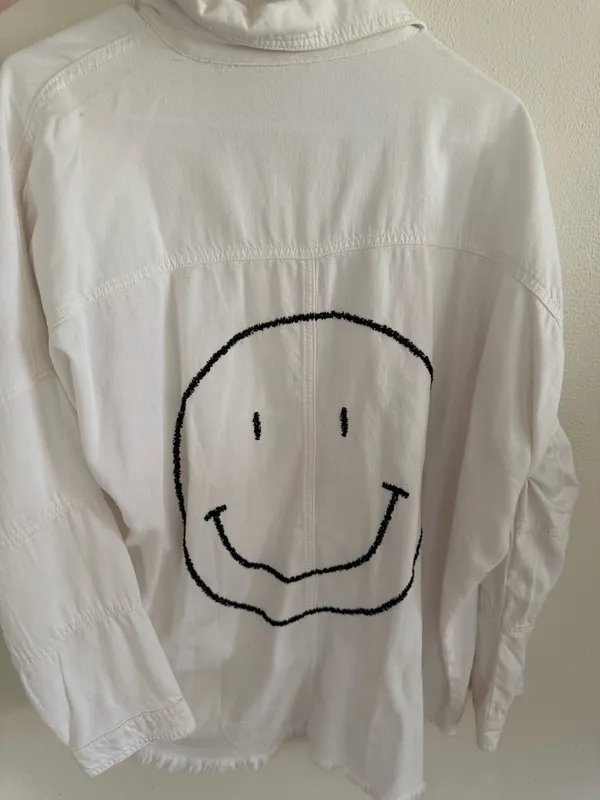 Elan White Smiley Face Denim Jacket Women’s Large Oversized Frayed Hem Shacket - Image 6