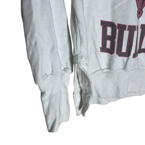 Abercrombie & Fitch White Chicago Bulls Crewneck Sweatshirt‎ XS Basketball GUC - Image 2