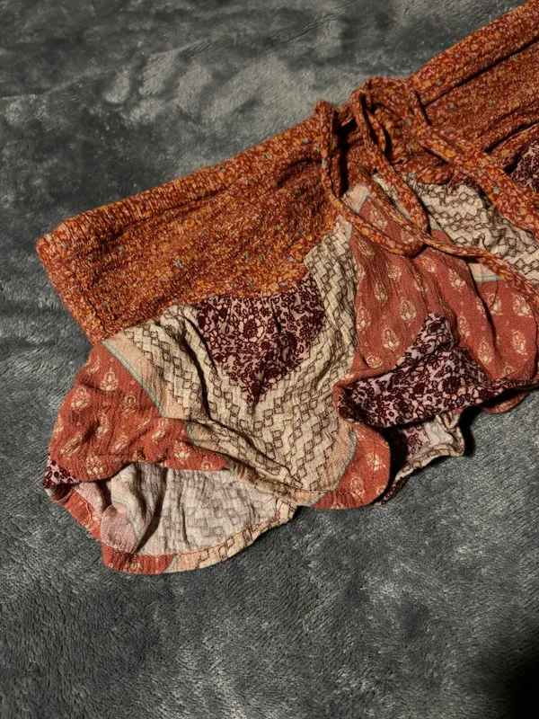 American Eagle Rust and Cream Patchwork Ruffle Crop Top - Image 3