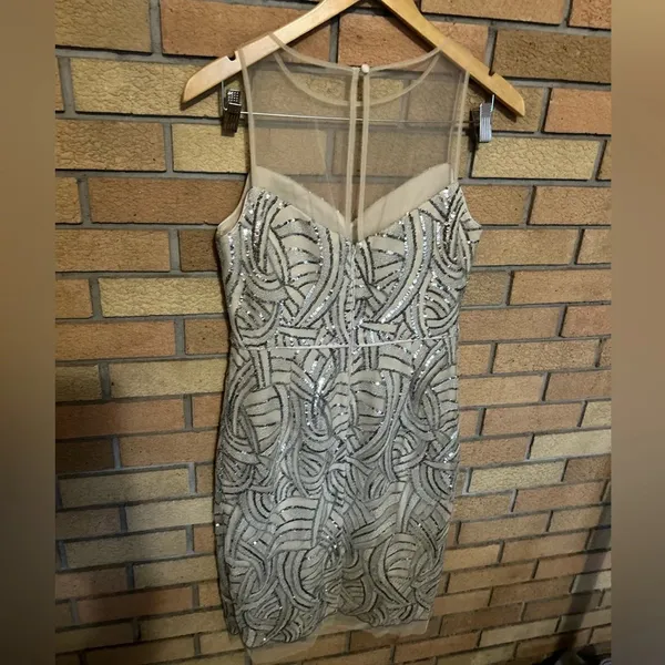 Vince Camuto Illusion Lace Yoke Sleeveless Champagne Sequin Sheath Dress Size 6 - Image 5