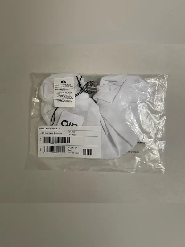 Alo Yoga NWT Bead it Oversized White Scrunchie Hair Tie with Brand Accent - Image 3