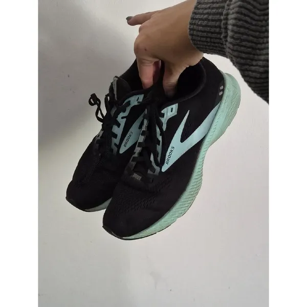 Brooks Black Running Shoes 8.5 with Light Blue Accents - Image 5