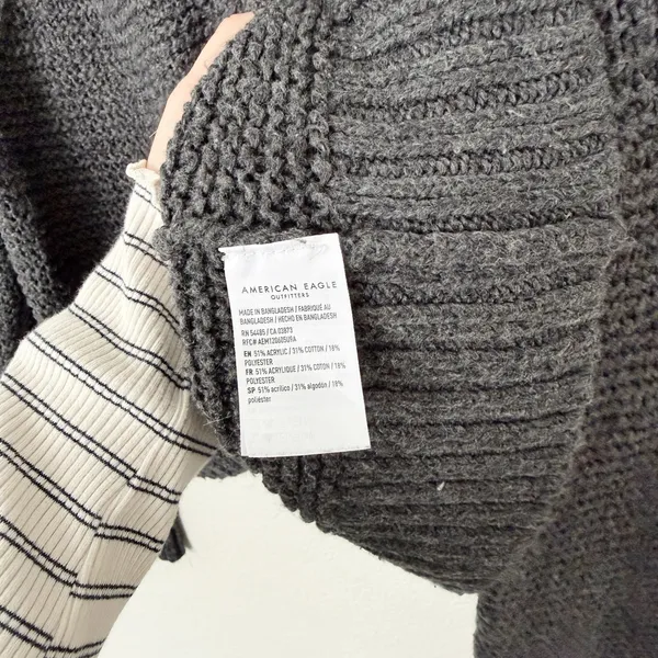 [American Eagle Outfitters] Gray Cropped V-Neck Knit Cardigan Sweater Sz Large L - Image 11