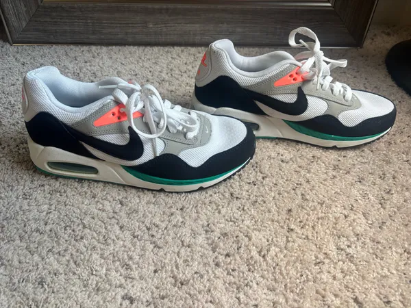 Nike Air Shoes - Image 2