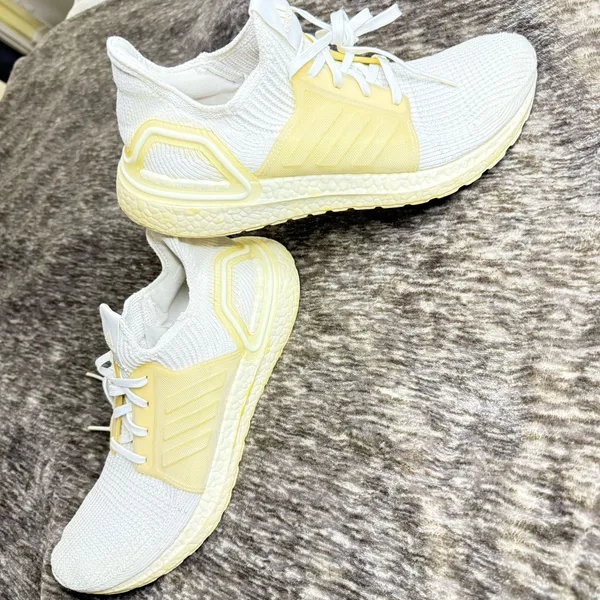 ADIDAS ULTRA BOOST TRIPLE WHITE ATHLETIC MEN'S Size 10 - Image 8