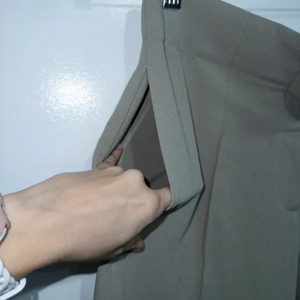 Club Monaco Green Oak/Chene High Rise Fluid Crepe Trousers Size 8 NWT - Image 6
