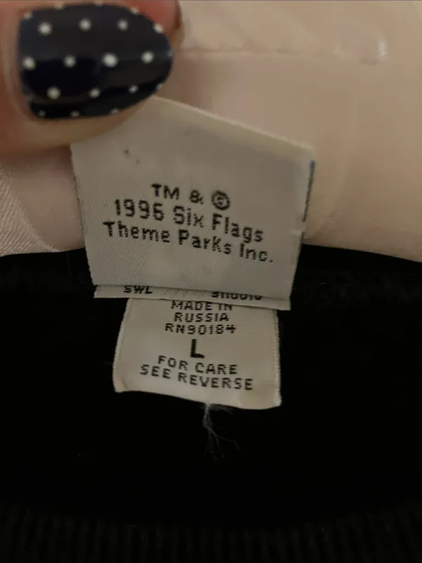 Vintage Six Flags 1996 Black Waffle Crewmeck Sweatshirt Size Large - Image 4