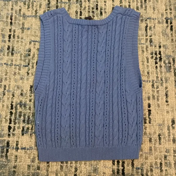 Forever 21 Button down blue sweater vest - Image 3