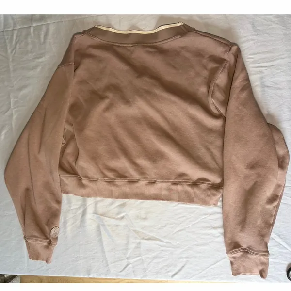 VS Pink Pullover Cropped Size XL - Image 4