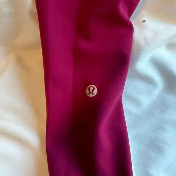 Wunder Under 25” in Pomegranate - Image 2
