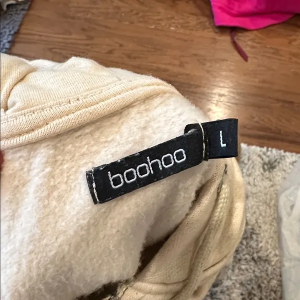 Boohoo Cream Hooded Sweatshirt - Image 4