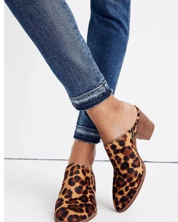 Madewell 9" Mid-Rise Skinny Jeans in York Wash: Rip and Repair Edition - Image 4