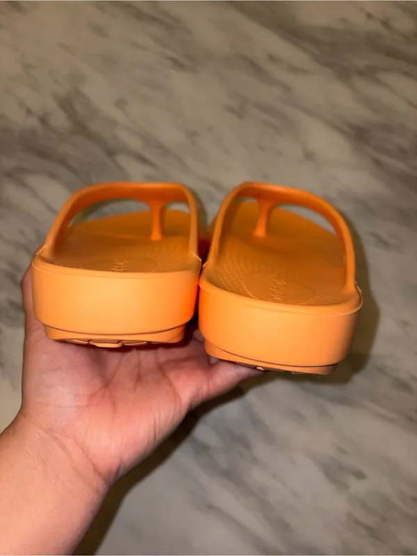 OOFOS OOriginal Recovery Sandal Orange Thong Flip Flops Women’s Size 8 / EU 39 - Image 5