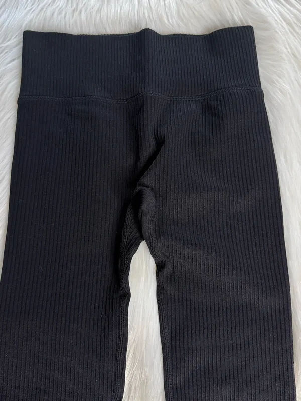 Halara Black 7/8 Length Ribbed Leggings NWT S - Image 3