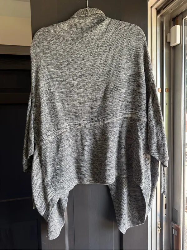 Lululemon Women's Breeze Easy Cardigan Wrap Sweater Gray Size XS / S Oversized - Image 3