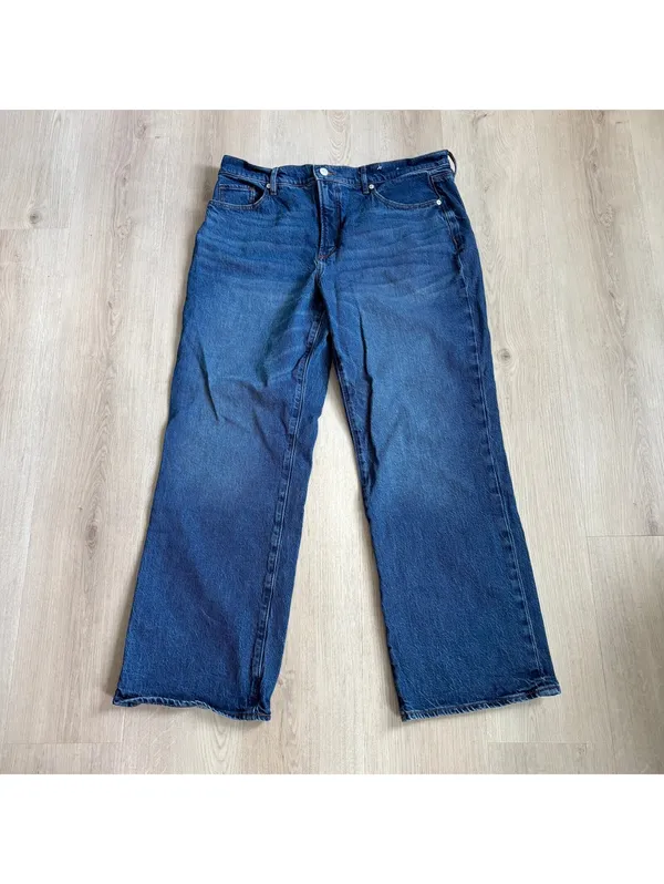 Loft Rivete NWOT Women's Relaxed Straight Mid Rise Jeans Size 32 - Image 2